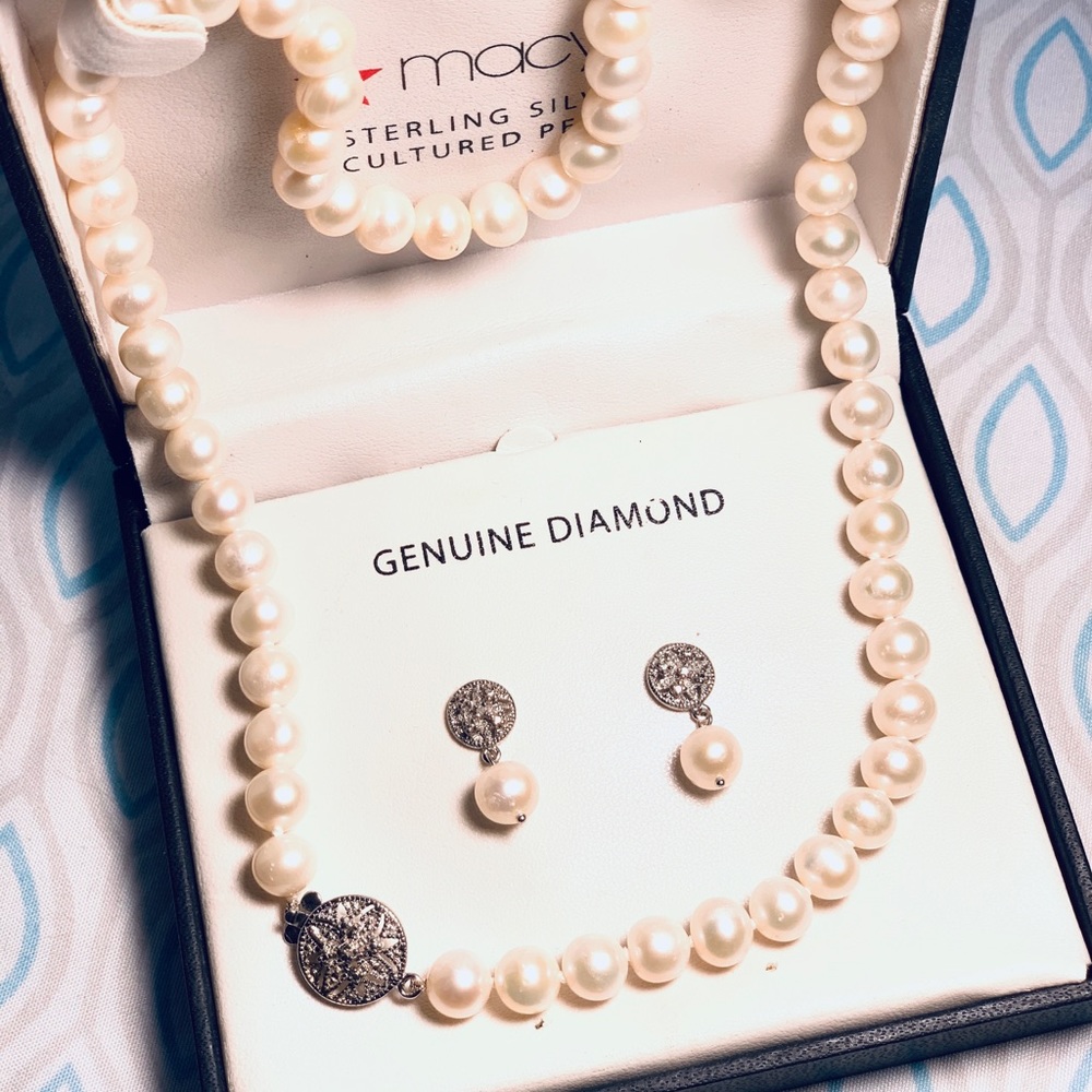 Sterling Silver Pearl Necklace/Earring Set!